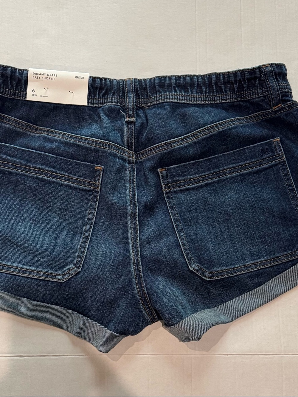 American Eagle Dark Wash Denim Rolled-Hem Shorts Sz6 NWT - Picture 4 of 9